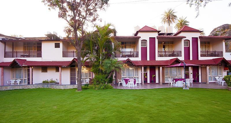 Silver Oak Mount Abu Exterior photo